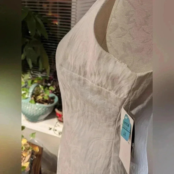 NWT Studio I Sleeveless Dress Sizes 16 - Picture 2 of 16